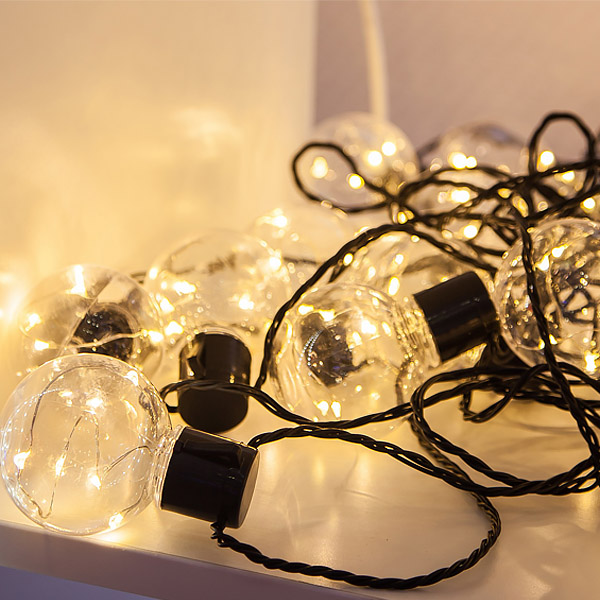 Интерьерная LED гирлянда - белт-лайт лампы 60мм с серебряными нитями. Цвет тепло-белый