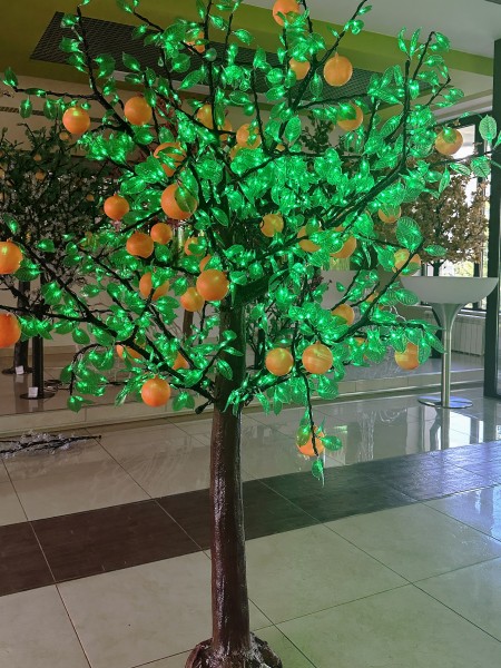 Апельсин на натуральном стволе 2м 1152 светодиода