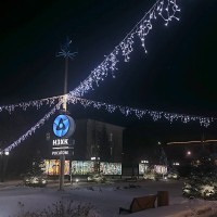 Светодиодные белые бахромы для городского оформления